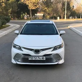 Toyota Camry 2018