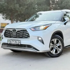 Toyota Highlander 2022