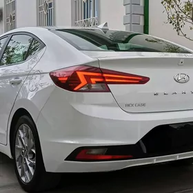Hyundai Elantra 2020