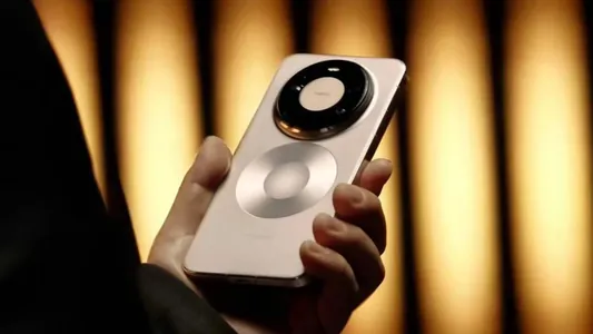 Huawei täze dizaýn bilen Huawei Mate 80 flagman hataryny hödürledi