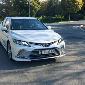 Toyota Camry 2021