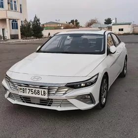 Hyundai Elantra 2025