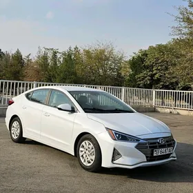 Hyundai Elantra 2020