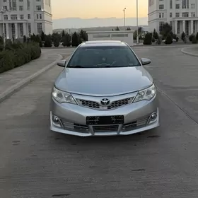 Toyota Camry 2013