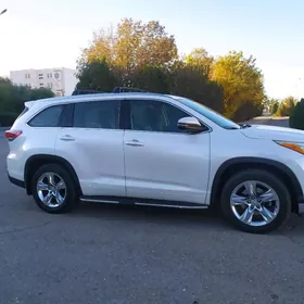 Toyota Highlander 2016