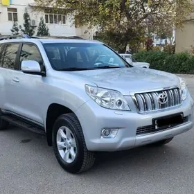 Toyota Land Cruiser Prado 2013