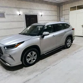 Toyota Highlander 2021