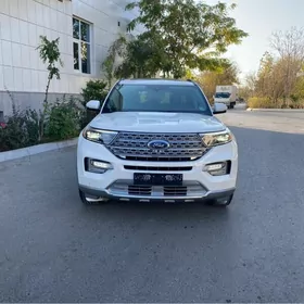 Ford Explorer 2024
