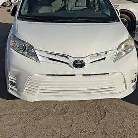 Toyota Sienna 2020