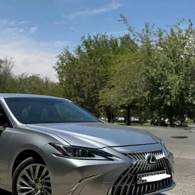Lexus ES 350 2022