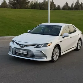 Toyota Camry 2021