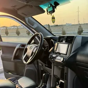 Toyota Land Cruiser Prado 2013