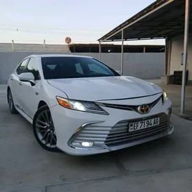 Toyota Camry 2018