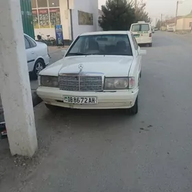 Mercedes-Benz C320 1990