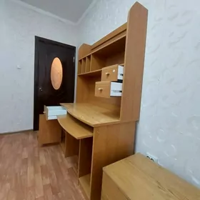 продаётся компьютерный стол