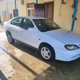 Nissan Primera 2001