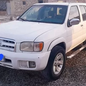 Nissan Pathfinder 2000