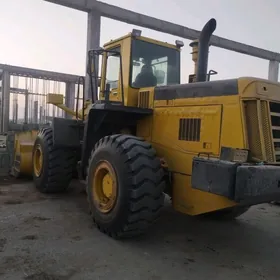 Komatsu WA420-3 2003