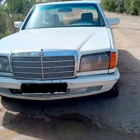 Mercedes-Benz W126 1989