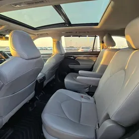 Toyota Highlander 2020