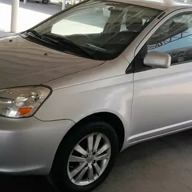 Toyota Echo 2005