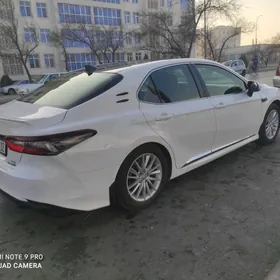 Toyota Camry 2021