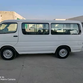 Toyota Hiace 2004