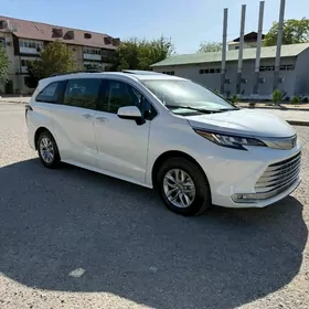 Toyota Sienna 2021