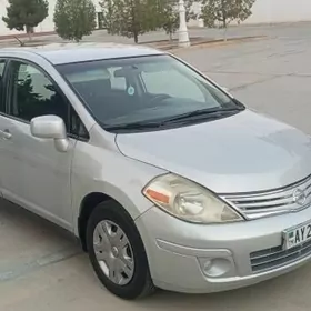 Nissan Versa 2010
