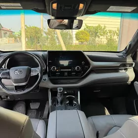 Toyota Highlander 2023