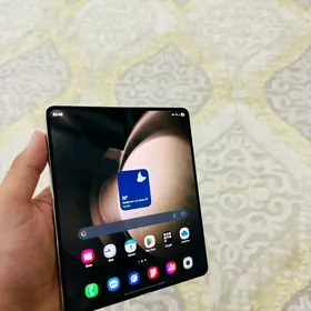 Samsung Fold 5