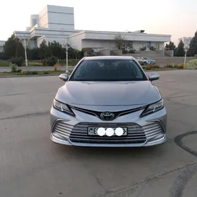 Toyota Camry 2021