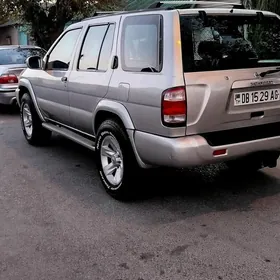 Nissan Pathfinder 2002