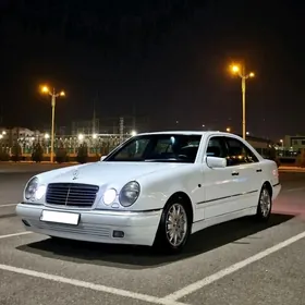 Mercedes-Benz E320 1998