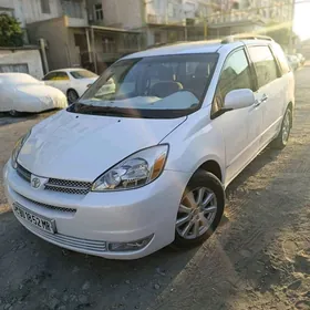 Toyota Sienna 2004