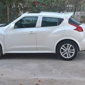 Nissan JUKE 2012