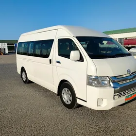 Toyota Hiace 2018