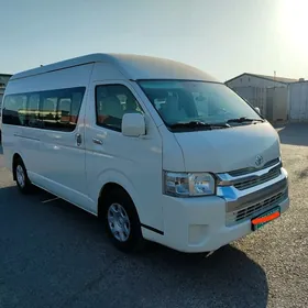 Toyota Hiace 2017