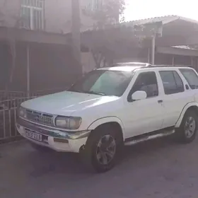 Nissan Pathfinder 1998