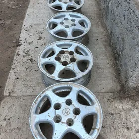 Тойота диски