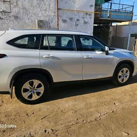 Toyota Highlander 2021