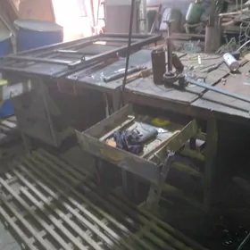 железные столы