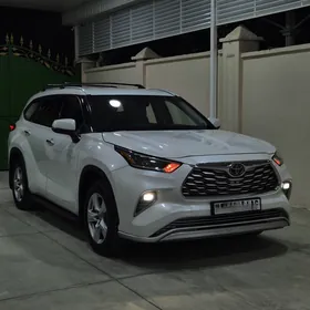 Toyota Highlander 2020