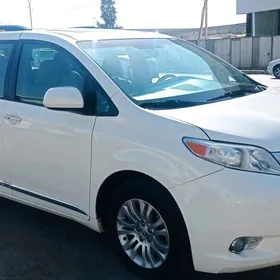 Toyota Sienna 2017