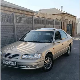 Toyota Camry 2000