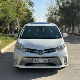 Toyota Sienna 2019