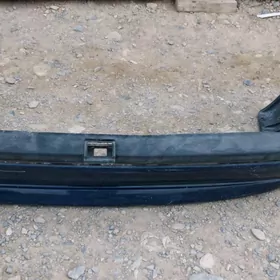 astyra opelin̈ yzky bamperi