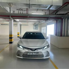 Toyota Camry 2021