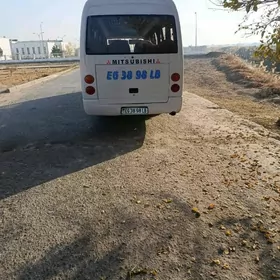 Mitsubishi Rosa 2003