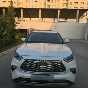 Toyota Highlander 2021